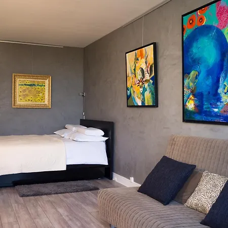 Tour Apartment *