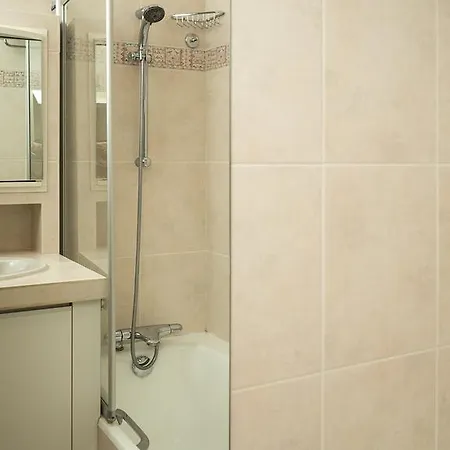 Tour Apartment